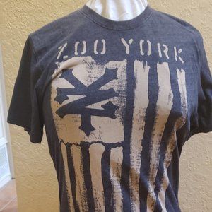 Zoo York grey/black graphic t-shirt "fear nothing" Size M